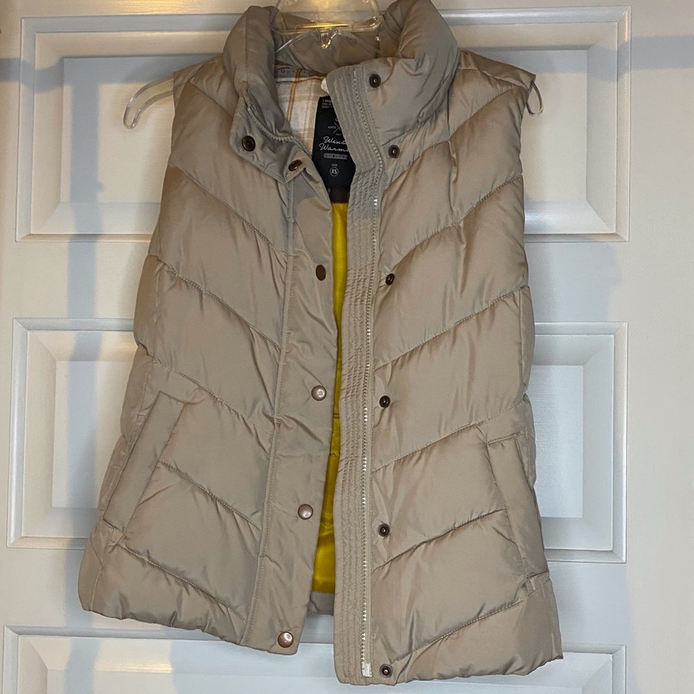 GAP beige vest